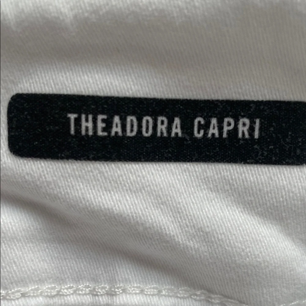 Bandolino White Bermuda Shorts Classic Denim Style - Picture 6 of 7